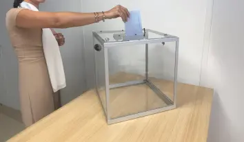 Visuel de Ballot / suggestion boxes