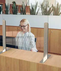 Visuel de Novinka, přepážky ze skla Sécurit®