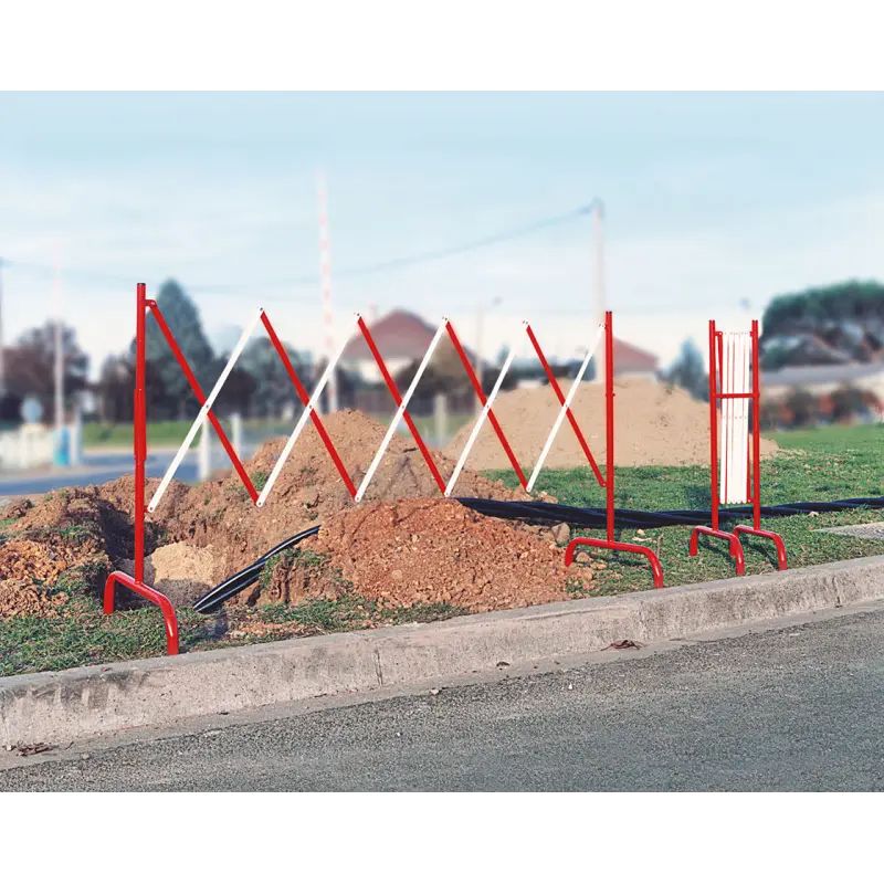 Ausziehbares Scherengitter aus Stahl Rot/Weiss