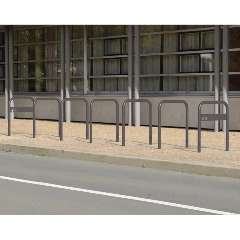 Arco para bicicletas con señalización pintado sobre galvanizado