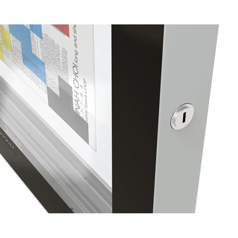 Vitrina Edge espesor 80 mm sobre postes