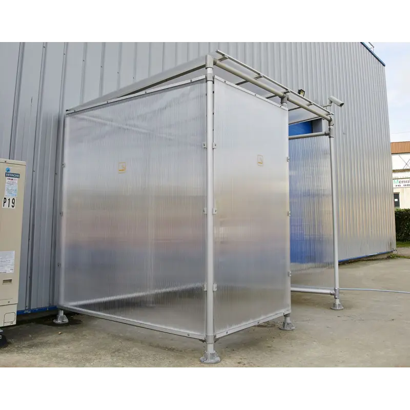 Refugio fumador de aluminio