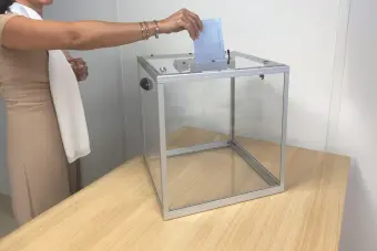 Visuel de Ballot / suggestion boxes