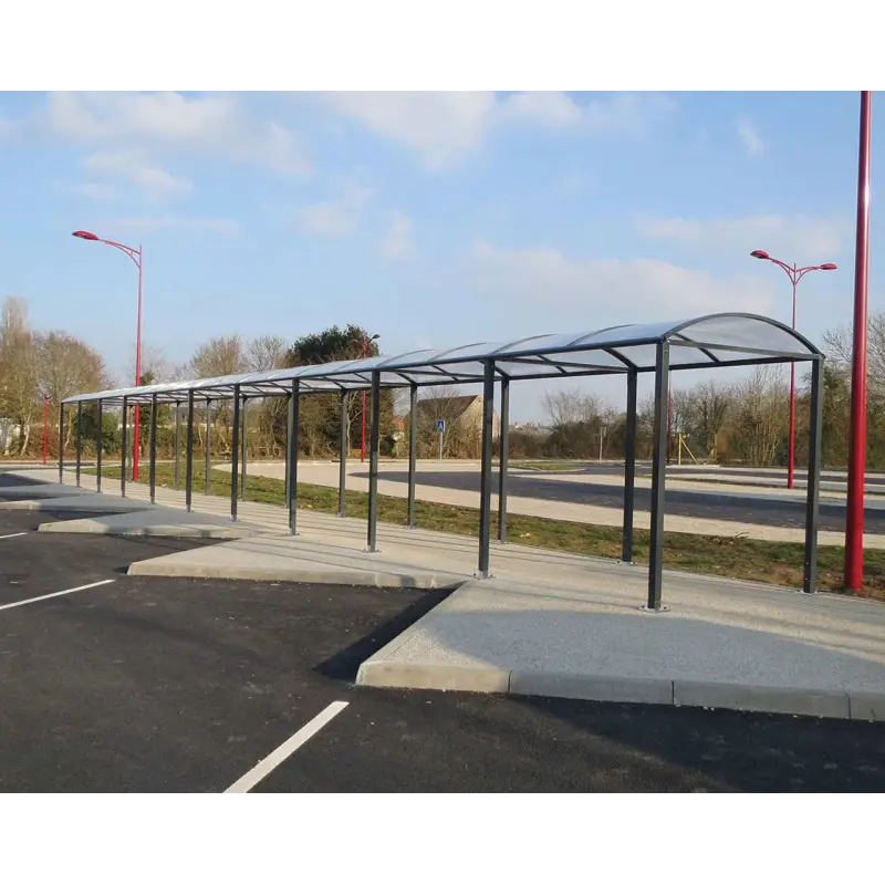 Voute "M" covered walkway with glass cladding